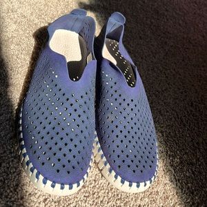 Isle Jacobsen navy slip on sneaker